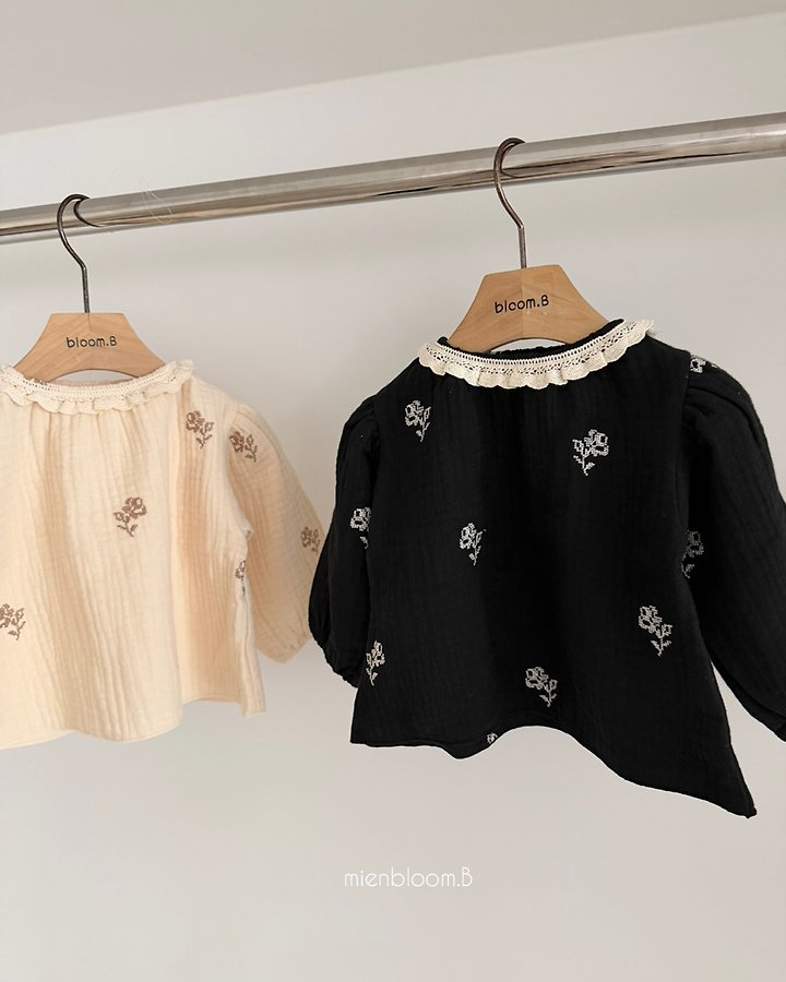 ベビーローズ刺繍ブラウス 4