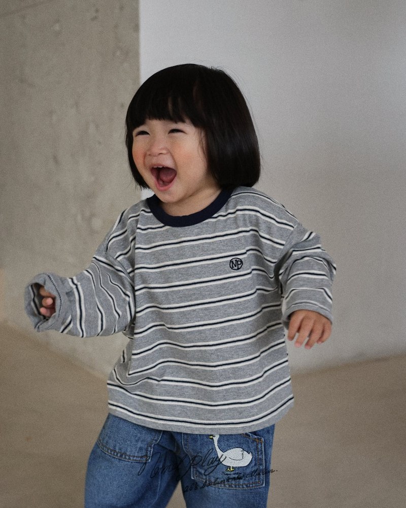 デイストライプTシャツ